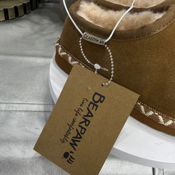 (S4) Bearpaw platform slippers, size 10, new, made of sheepskin, warm and cozy. - Picture 2 of 11